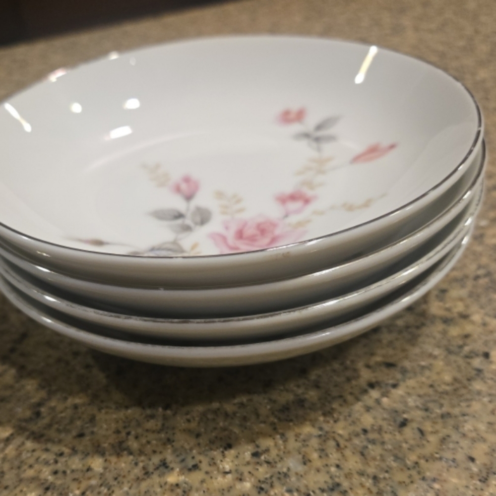 4 Castlecourt Fine China Fruit/Dessert Bowls In The Rose Glow Pattern, Japan
